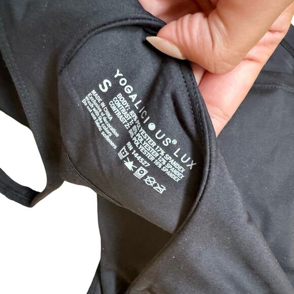 Yogalicious Lux Scoop Neck Athletic Tank Bra Black Womens size Small NWT - Picture 4 of 5